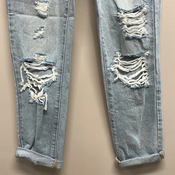 NWT PacSun Mom Jeans High Rise Elvira Light Wash Distressed Destroyed 24 - Picture 3 of 16